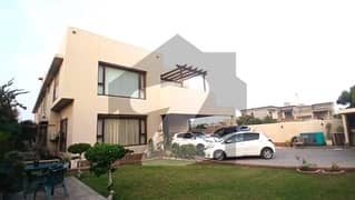 Prime Location Priced To Sell 1000 Yards Bungalow For Sale In DHA Phase 8 Karachi