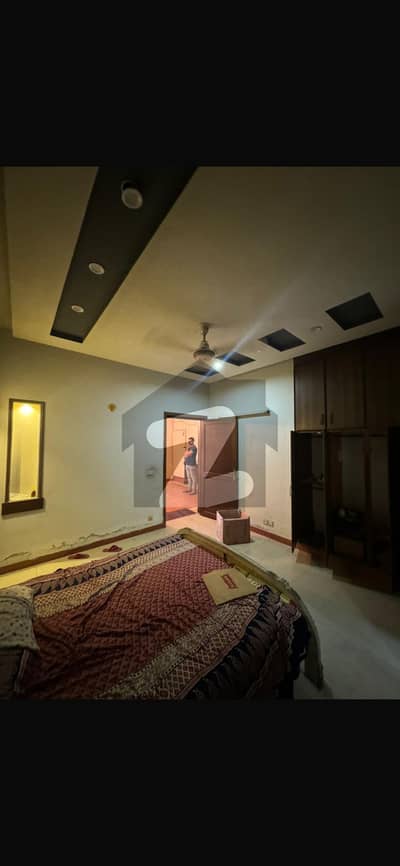 UPPER LOCKED LOWER PORTION AT PRIME LOCATION