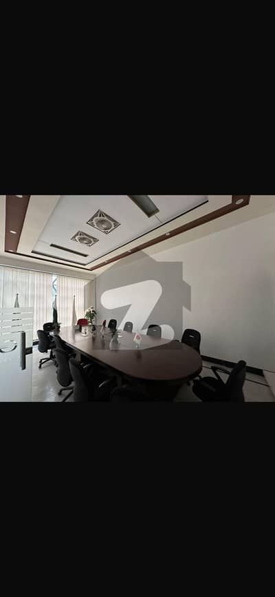 جوہر ٹاؤن لاہور میں 1 کنال Studio عمارت 6.0 لاکھ میں کرایہ پر دستیاب ہے۔