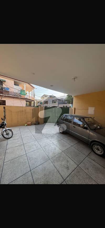 جوہر ٹاؤن لاہور میں 5 کمروں کا 12 مرلہ مکان 3.65 کروڑ میں برائے فروخت۔