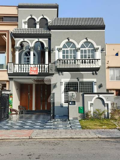 **5 Marla Brand New Luxury House for Sale Prime Location, Bahria Town Jinnah Block**