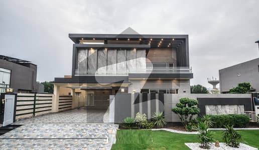 FULL BASEMENT 1-KANAL ELEGANT AND FULLY MAINTAINED SUPER HOT LOCATED BUNGALOW IS AVAILABLE IN THE BEST BLOCK OF DHA LAHORE.