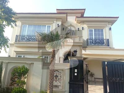 ڈی ایچ اے فیز 6 ڈیفنس (ڈی ایچ اے),لاہور میں 4 کمروں کا 10 مرلہ مکان 1.9 لاکھ میں کرایہ پر دستیاب ہے۔