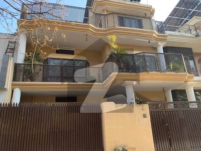 جی ۔ 6/1 جی ۔ 6,اسلام آباد میں 5 کمروں کا 8 مرلہ مکان 8.5 کروڑ میں برائے فروخت۔