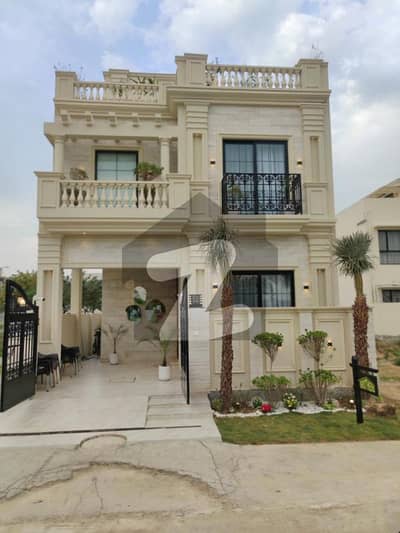 ڈی ایچ اے 9 ٹاؤن ۔ بلاک ڈی ڈی ایچ اے 9 ٹاؤن,ڈیفنس (ڈی ایچ اے),لاہور میں 3 کمروں کا 5 مرلہ مکان 3.2 کروڑ میں برائے فروخت۔