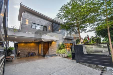 PHASE 6 1-KANAL BRAND NEW FULL BASEMENT FULLY FURNISHED BUNGALOW WITH 6 BEDROOMS IS AVAILABLE FOR SALE.