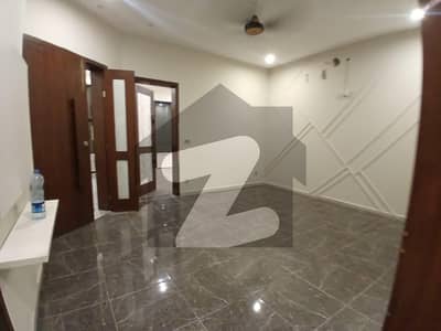 بنی گالہ اسلام آباد میں 5 کمروں کا 5 مرلہ مکان 80.0 ہزار میں کرایہ پر دستیاب ہے۔