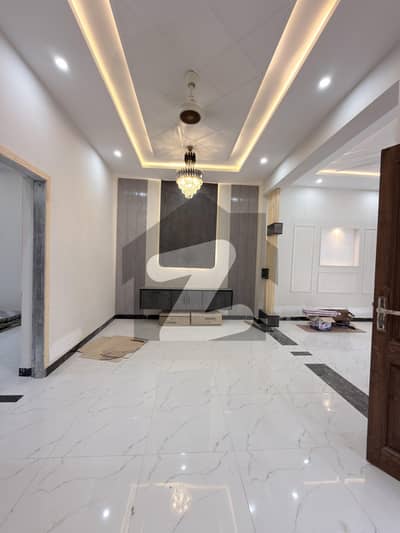 بنی گالہ اسلام آباد میں 3 کمروں کا 5 مرلہ مکان 1.6 کروڑ میں برائے فروخت۔