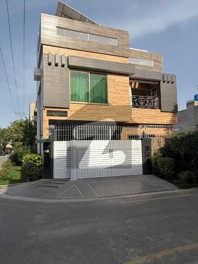 داؤد ریذیڈنسی - علی بلاک داؤد ریذیڈنسی ہاؤسنگ سکیم,ڈیفینس روڈ,لاہور میں 3 کمروں کا 7 مرلہ مکان 3.4 کروڑ میں برائے فروخت۔