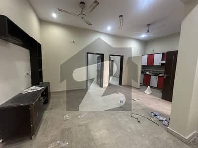 جوہر ٹاؤن فیز 2 جوہر ٹاؤن,لاہور میں 2 کمروں کا 5 مرلہ زیریں پورشن 60.0 ہزار میں کرایہ پر دستیاب ہے۔