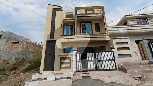 Looking For A Prime Location House In Airport Housing Society - Sector 4