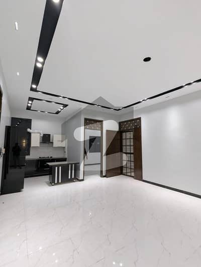 گلستانِِ جوہر ۔ بلاک 3 گلستانِ جوہر,کراچی میں 6 کمروں کا 10 مرلہ مکان 7.0 کروڑ میں برائے فروخت۔