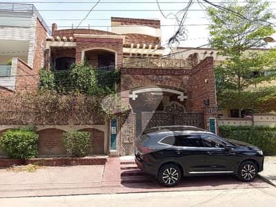 پیپلز کالونی نمبر 1 فیصل آباد میں 10 مرلہ Studio مکان 5.5 کروڑ میں برائے فروخت۔