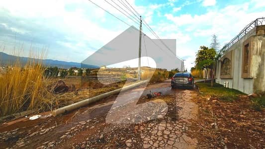 10 Marla Highted And Level Plot For Sale In Yar Muhammad Society.