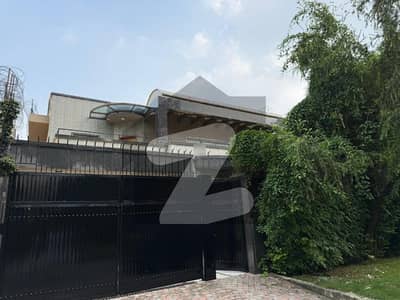 ایف ۔ 7/2 ایف ۔ 7,اسلام آباد میں 5 کمروں کا 1 کنال مکان 9.0 لاکھ میں کرایہ پر دستیاب ہے۔