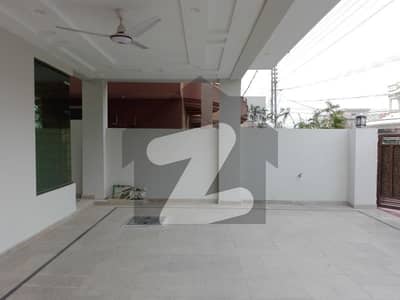 آئی ۔ 10 اسلام آباد میں 5 کمروں کا 4 مرلہ مکان 2.75 کروڑ میں برائے فروخت۔