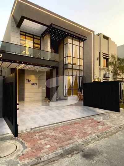 بحریہ ٹاؤن فیز 8 بحریہ ٹاؤن راولپنڈی,راولپنڈی میں 5 کمروں کا 10 مرلہ مکان 1.25 لاکھ میں کرایہ پر دستیاب ہے۔