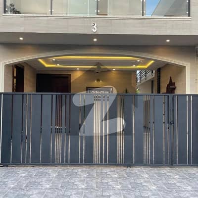 بحریہ انکلیو بحریہ ٹاؤن,اسلام آباد میں 5 کمروں کا 10 مرلہ مکان 6.35 کروڑ میں برائے فروخت۔