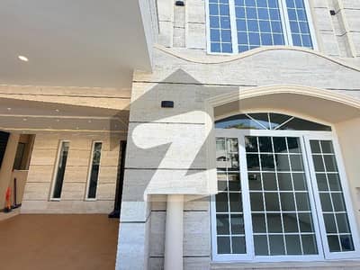 بحریہ انکلیو بحریہ ٹاؤن,اسلام آباد میں 5 کمروں کا 10 مرلہ مکان 6.2 کروڑ میں برائے فروخت۔