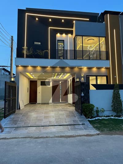 بخ ولاز فیز 2 - مانک بلاک بوچ ایگزیکٹو ولاز - فیز 2,بش ایگزیکٹو ولاز,ملتان میں 4 کمروں کا 5 مرلہ مکان 2.2 کروڑ میں برائے فروخت۔