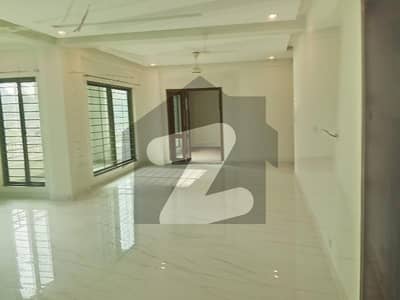 Brand New Open View Beautiful 4 Bed 12 Marla Flat For Urgent Rent In Askari 10 Sec-S
