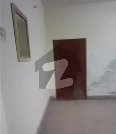 In Allama Iqbal Town - Pak Block Upper Portion Sized 10 Marla For rent