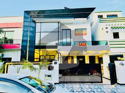 10 MARLA BEAUTIFUL DESIGNER HOUSE