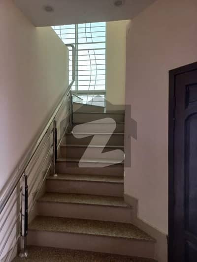 1 Kanal Upper Portion With Parking And Gas