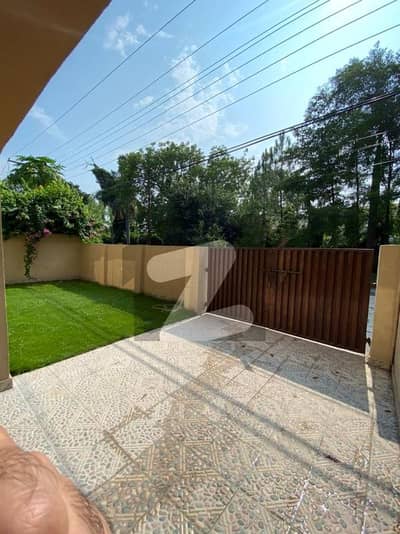 12 Marla 4 Bedroom Full House, On Hot Location Main Cantt For Rent