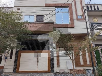 گرین ویلی سمندری روڈ,فیصل آباد میں 5 مرلہ مکان 2.0 کروڑ میں برائے فروخت۔