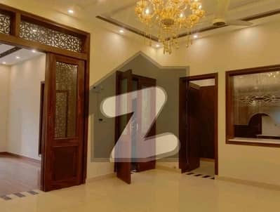 بحریہ ٹاؤن جاسمین بلاک بحریہ ٹاؤن سیکٹر سی,بحریہ ٹاؤن,لاہور میں 5 کمروں کا 1 کنال مکان 13.5 کروڑ میں برائے فروخت۔