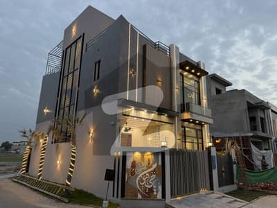 5 Marla Ultramodern House Available For Sale In Central Park Housing Scheme Lhr