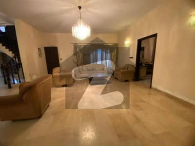 ڈی ایچ اے فیز 7 ڈی ایچ اے ڈیفینس,کراچی میں 5 کمروں کا 1 کنال مکان 11.5 کروڑ میں برائے فروخت۔