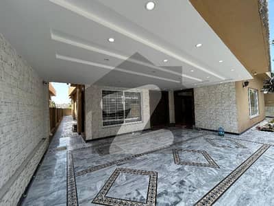 Brand New Designer 1 Kanal House For Rent