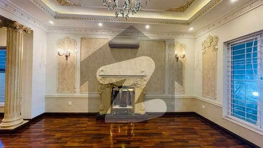 بحریہ ٹاؤن جاسمین بلاک بحریہ ٹاؤن سیکٹر سی,بحریہ ٹاؤن,لاہور میں 5 کمروں کا 1 کنال مکان 11.38 کروڑ میں برائے فروخت۔