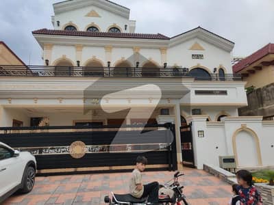 جی ۔ 14 اسلام آباد میں 3 کمروں کا 14 مرلہ مکان 1.4 لاکھ میں کرایہ پر دستیاب ہے۔