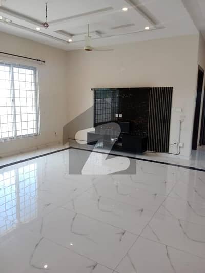 1 Kanal Use House For Sale