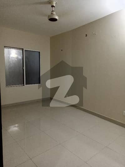 بہادر آباد گلشنِ اقبال ٹاؤن,کراچی میں 10 کمروں کا 6 مرلہ مکان 11.8 کروڑ میں برائے فروخت۔