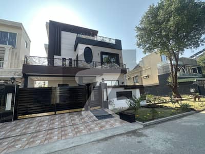 10 MARLA HOUSE FOR SALE IN N BLOCK KHAYABAN E AMIN.