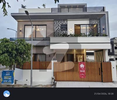 ٹاپ سٹی 1 اسلام آباد میں 5 کمروں کا 10 مرلہ مکان 6.5 کروڑ میں برائے فروخت۔