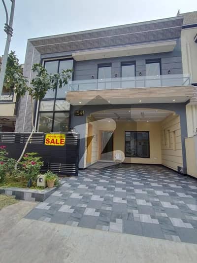 Beautifully Constructed House Is Available For sale In Faisal Town - F-18