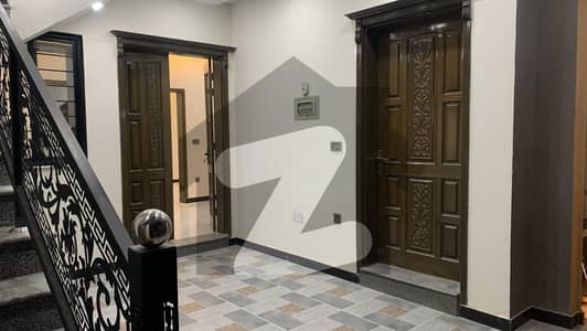 ایم پی سی ایچ ایس ۔ ملٹی گارڈنز بی ۔ 17,اسلام آباد میں 4 کمروں کا 5 مرلہ مکان 1.0 لاکھ میں کرایہ پر دستیاب ہے۔