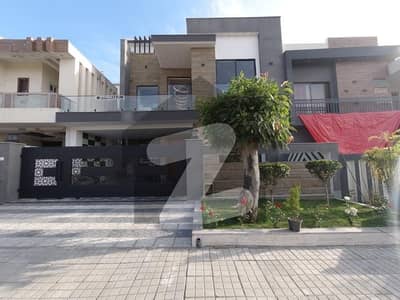 بحریہ ٹاؤن فیز 8 ۔ بلاک آئی بحریہ ٹاؤن فیز 8,بحریہ ٹاؤن راولپنڈی,راولپنڈی میں 5 کمروں کا 10 مرلہ مکان 4.5 کروڑ میں برائے فروخت۔