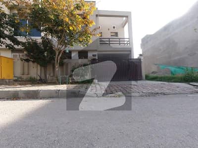 بحریہ ٹاؤن فیز 8 ۔ بلاک ایم بحریہ ٹاؤن فیز 8,بحریہ ٹاؤن راولپنڈی,راولپنڈی میں 3 کمروں کا 5 مرلہ مکان 1.88 کروڑ میں برائے فروخت۔