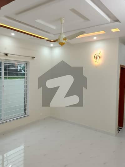 جی ۔ 11/3 جی ۔ 11,اسلام آباد میں 3 کمروں کا 6 مرلہ فلیٹ 2.7 کروڑ میں برائے فروخت۔