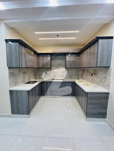 پی ای سی ایچ ایس بلاک 2 پی ای سی ایچ ایس,جمشید ٹاؤن,کراچی میں 3 کمروں کا 5 مرلہ بالائی پورشن 2.6 کروڑ میں برائے فروخت۔