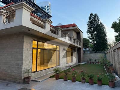 ایف ۔ 7 اسلام آباد میں 4 کمروں کا 1 کنال مکان 12.0 لاکھ میں کرایہ پر دستیاب ہے۔