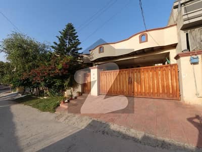 گلشن آباد سیکٹر 3 گلشن آباد,راولپنڈی میں 4 کمروں کا 1 کنال مکان 3.5 کروڑ میں برائے فروخت۔