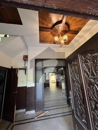 پاکستان ٹاؤن ۔ فیز 2 پاکستان ٹاؤن,اسلام آباد میں 5 کمروں کا 10 مرلہ مکان 1.6 لاکھ میں کرایہ پر دستیاب ہے۔