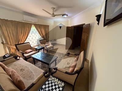 ڈی ایچ اے ڈیفینس فیز 1 ڈی ایچ اے ڈیفینس,اسلام آباد میں 5 کمروں کا 1 کنال مکان 2.8 لاکھ میں کرایہ پر دستیاب ہے۔